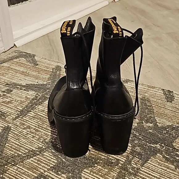 Closing Closet! KENDRA WOMEN'S LEATHER HEELED BOOTS - Picture 4 of 5